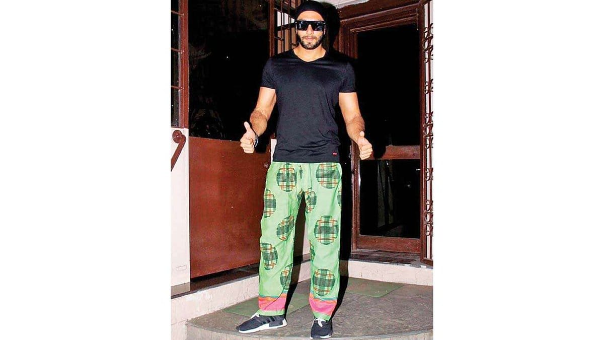 Ranveer Singh meet his Kenya fan and wears pants gifted by him