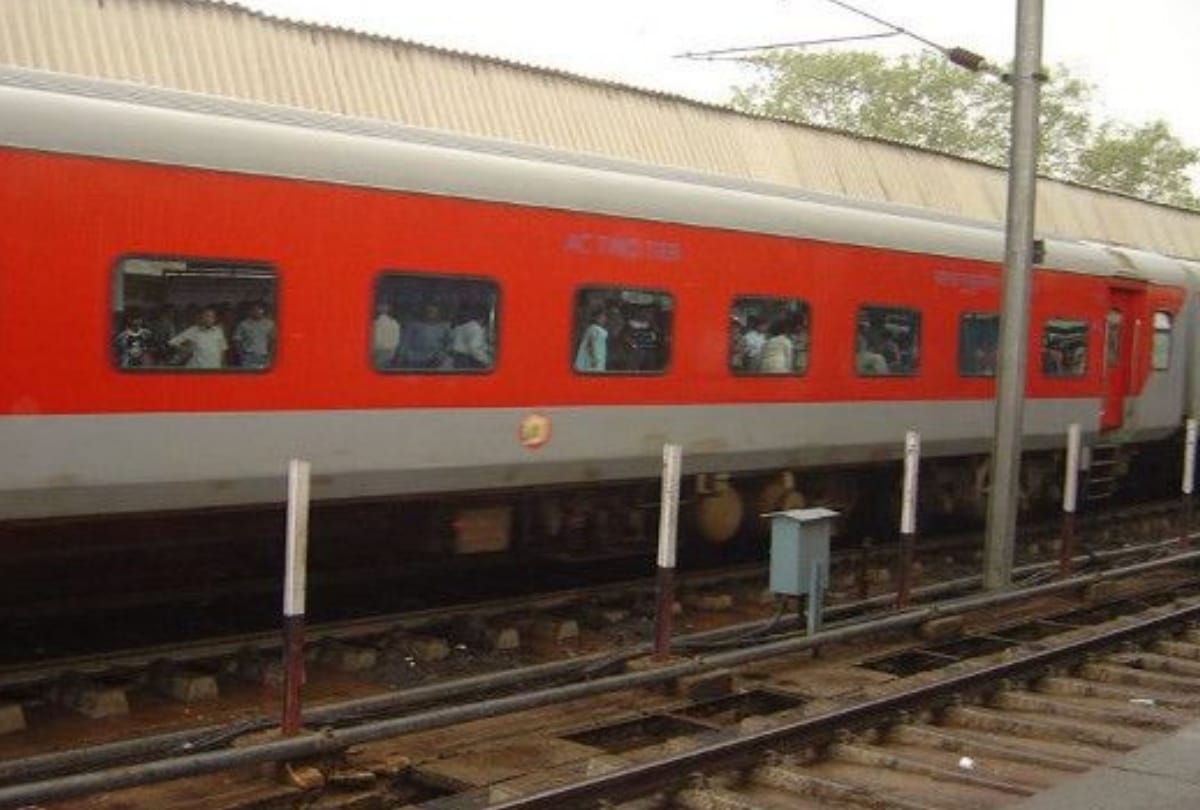 tickets of railway are high but no good facilities 