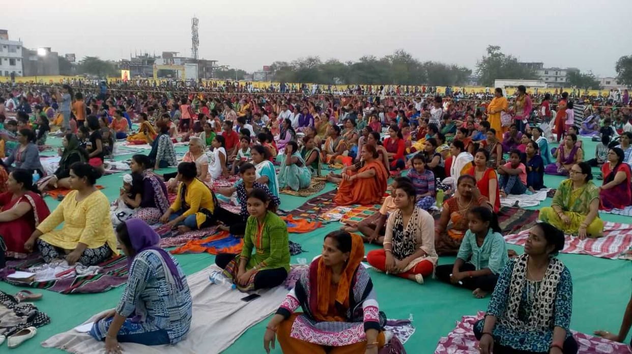 टीडी कालेज में दूसरे दिन भी योगा करने उमड़े लोग