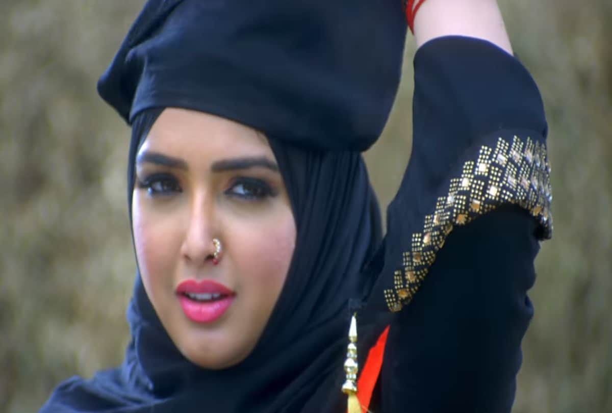 Dinesh Lal Yadav aka Nirahua Aamrapali Dubey Border trailer goes viral