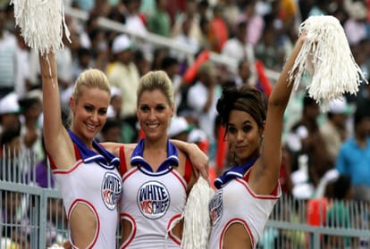 IPL 2018: Real truth of Cheerleader from behind the screens 