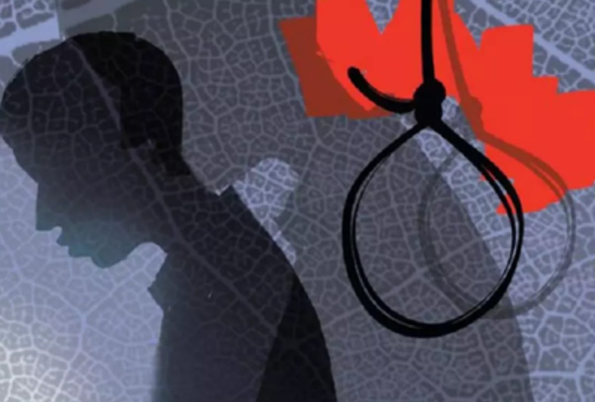 15 year old boy committed suicide by hanging in mathura