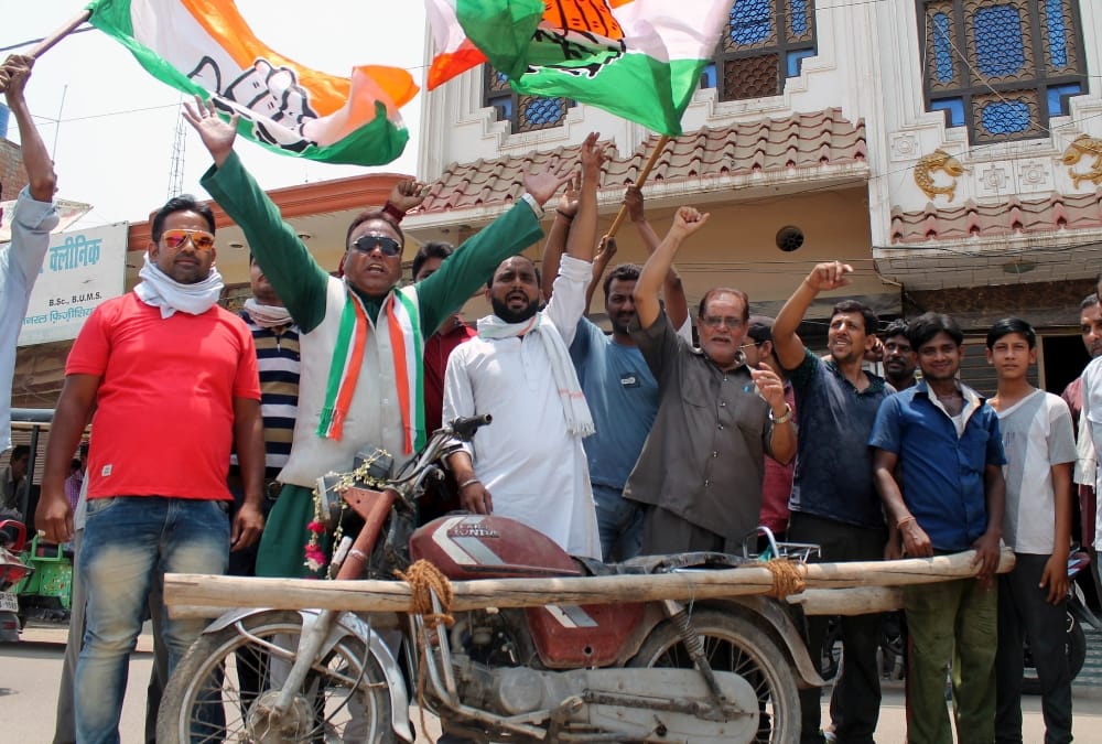 congress activists protest against fuel price hike.