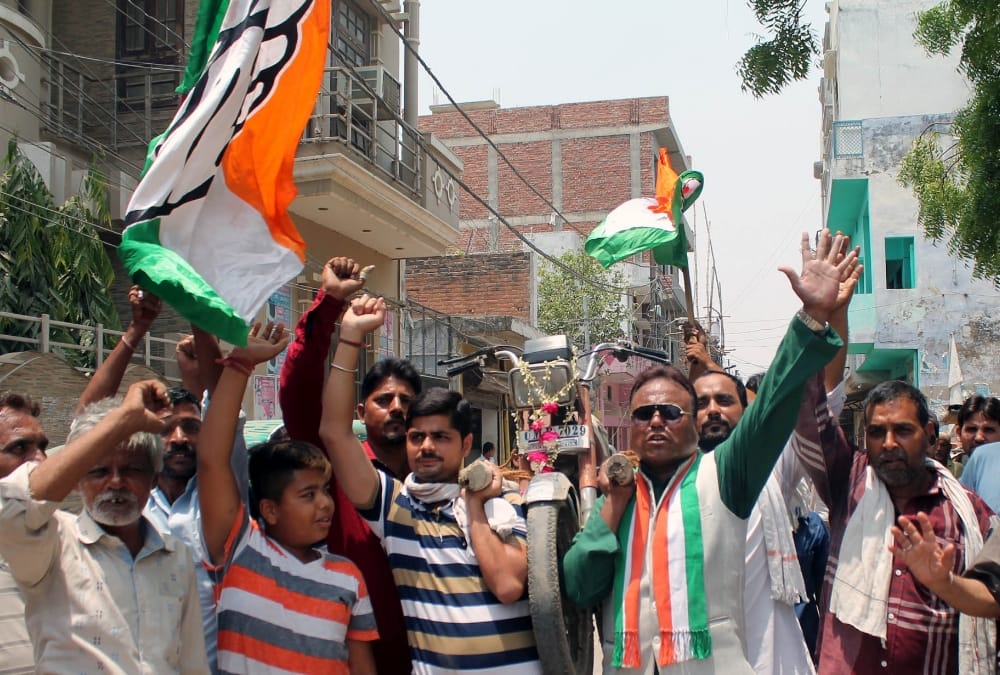 congress activists protest against fuel price hike.