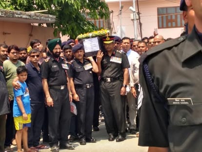 martyr deepak nainwal cremation photos