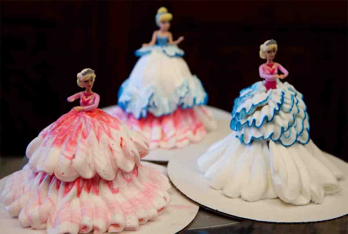  three D cake in the market