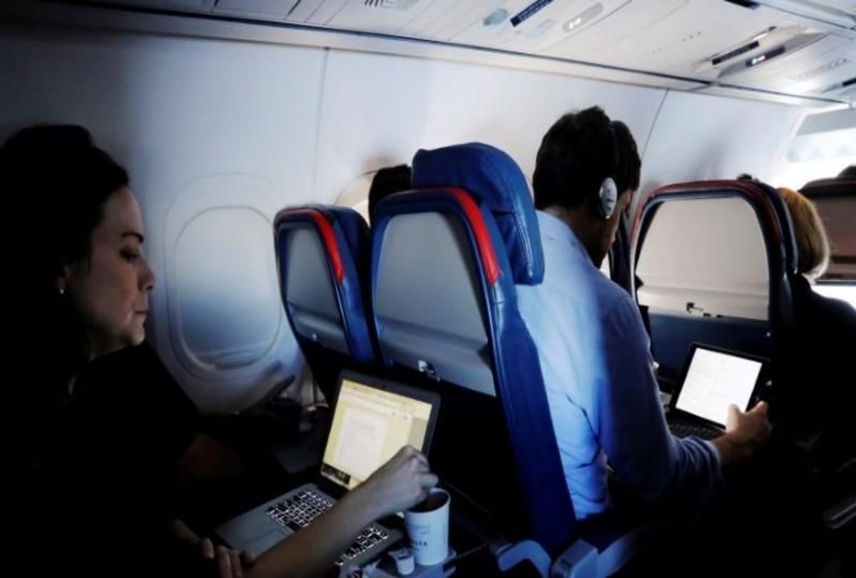 Things Air Hostess Or Flight Attendant Hide From Plane Passenger