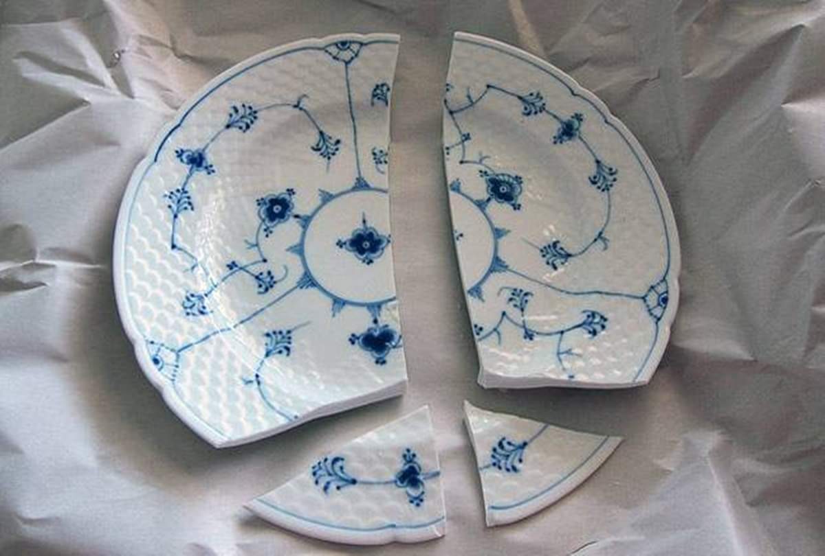 these are 8 vastu reasons due to stress and lack of money remain at home