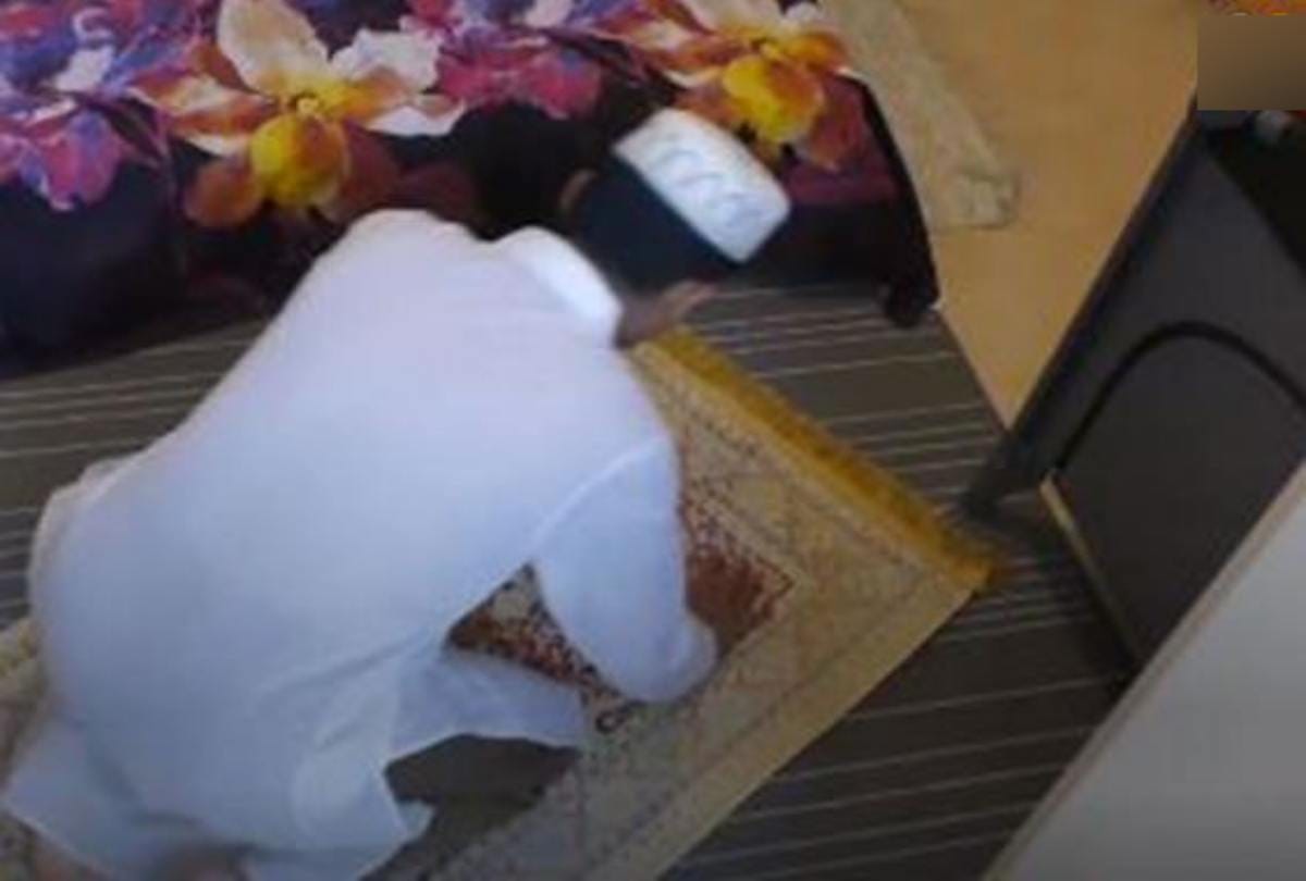 In ramzan or ramadan where the sun never sets how muslims takes roza fast 