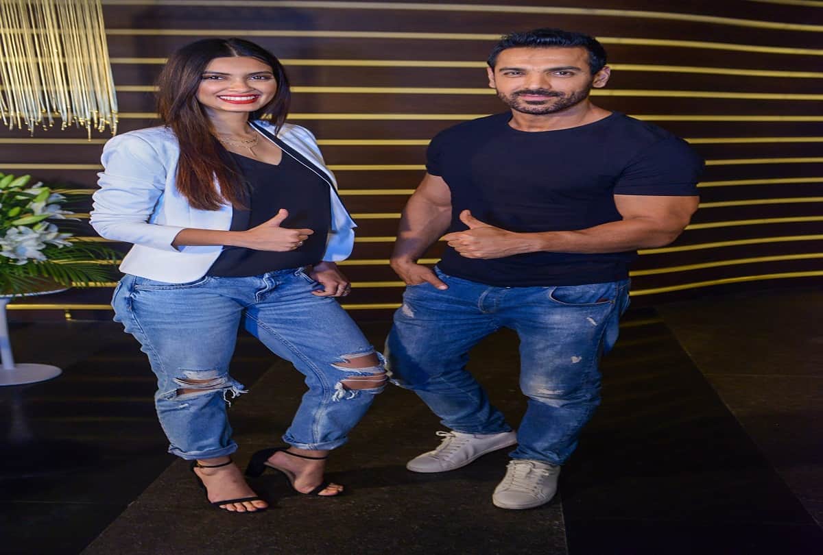 Parmanu Pride Parade- John abraham and Diana Penty in Delhi to celebrate 20 year old pride moment