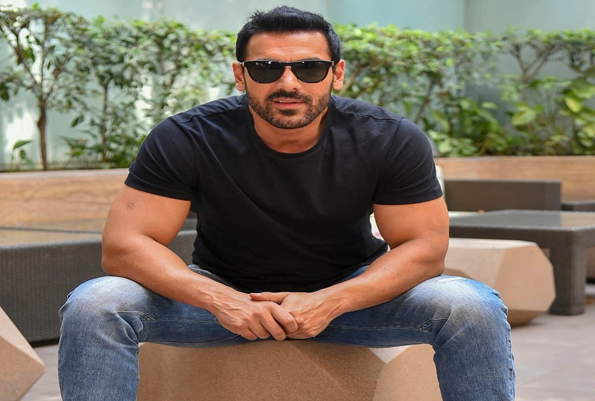 Parmanu Pride Parade- John abraham and Diana Penty in Delhi to celebrate 20 year old pride moment