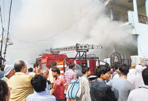 Fire in grocery warehouse, loss of millions