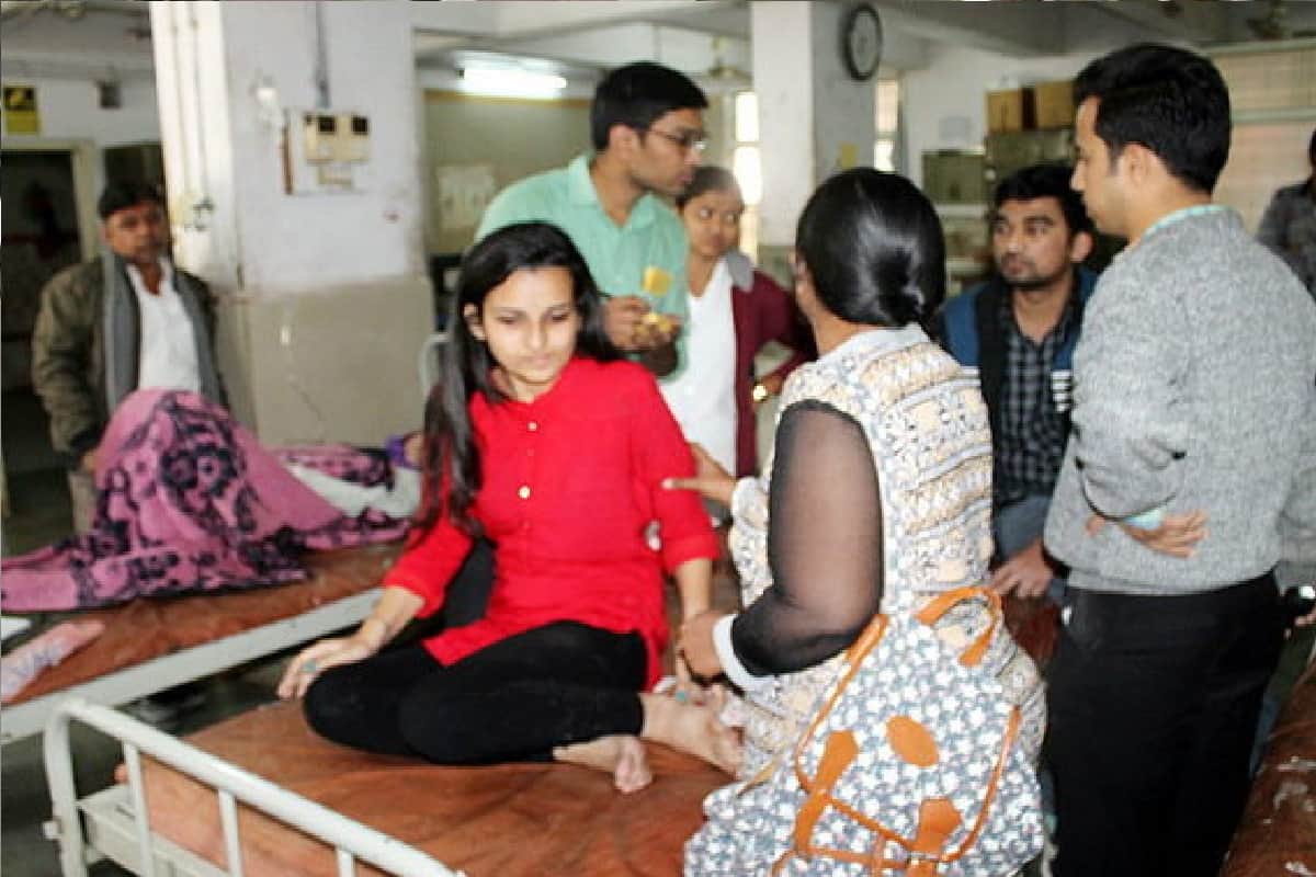 ravindra jadeja wife reeva car accident again in gujarat