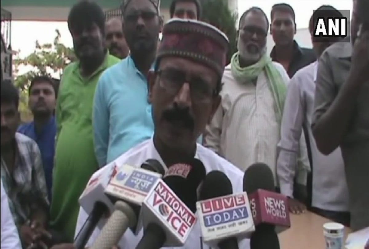 Samajwadi Party leader Ram Shankar Vidyarthi says women should stop wearing short dresses