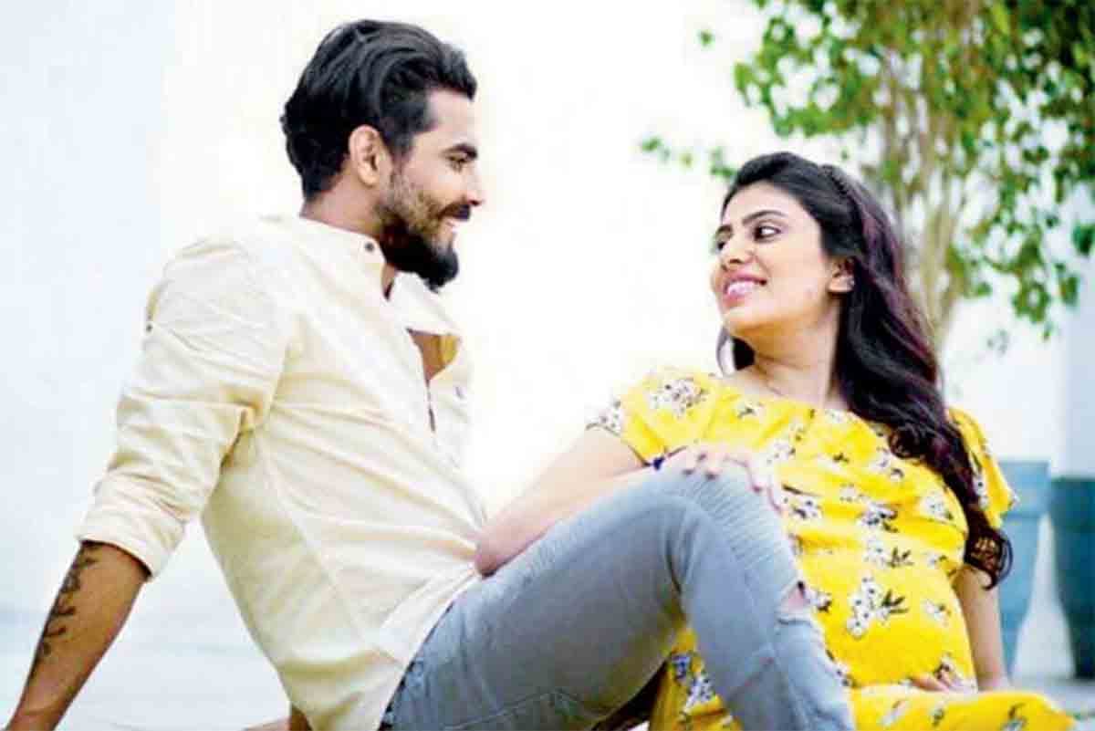 ravindra jadejas wife assaulted by constable suspended from duty