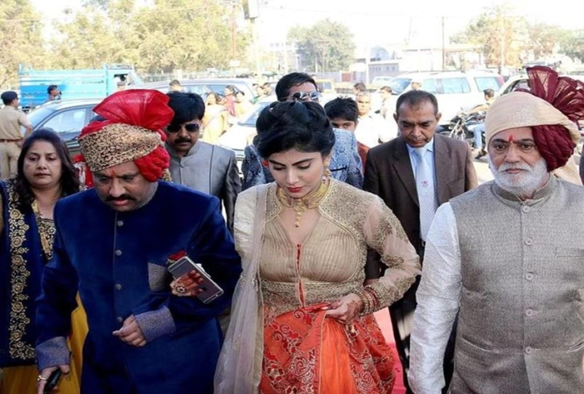 ravindra jadeja wife Reeva is relative of congress leader of Gujrat, here is couple cute love story