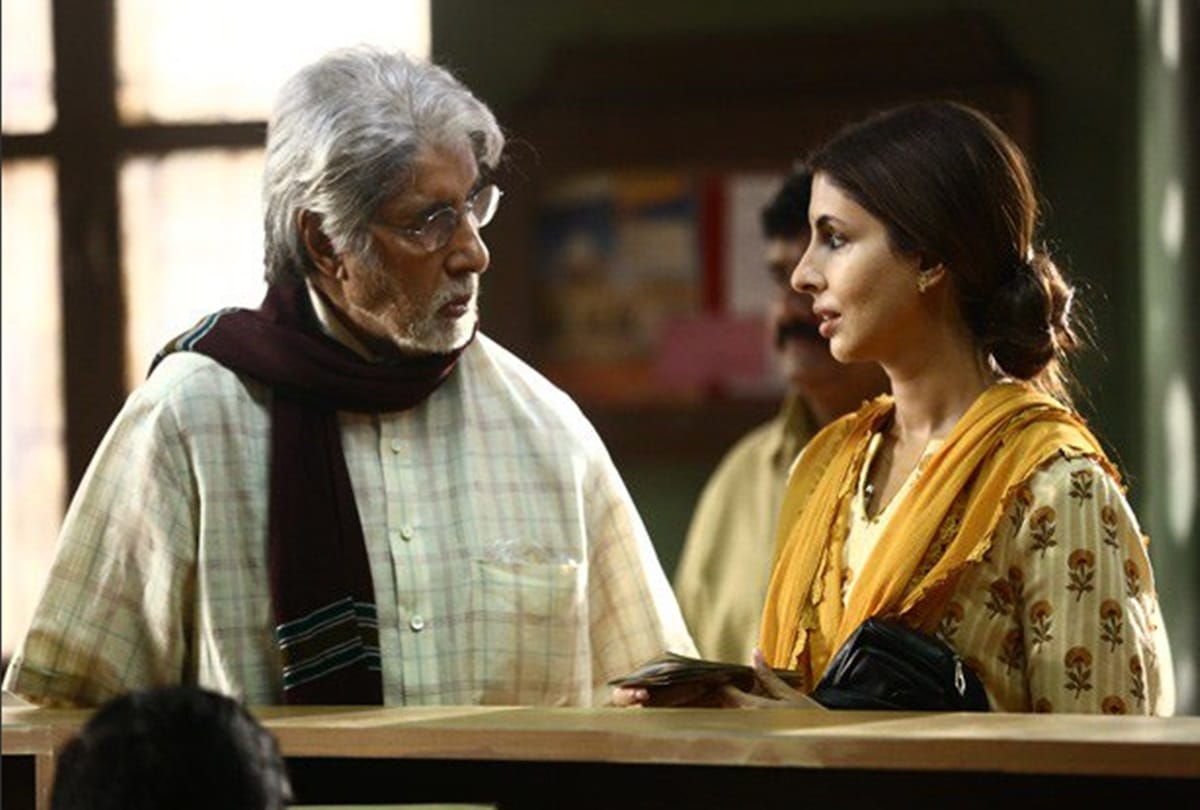 Shweta Bachchan Makes Her Acting Debut With father Amitabh bachchan