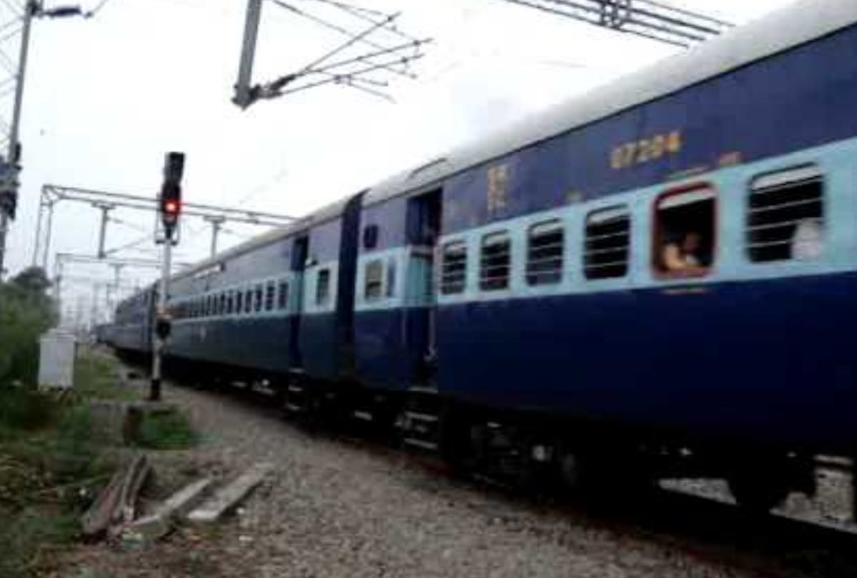 passengers are facing problems in trains