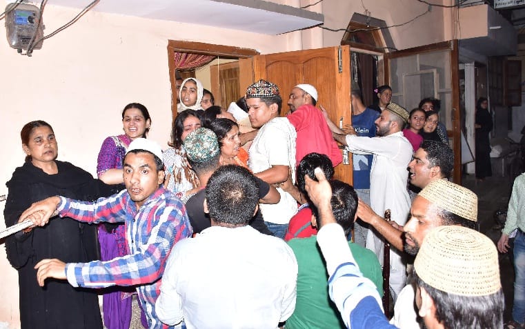 ऑटो की टक्कर से बाइक गिरी तो हो गया बखेड़ा