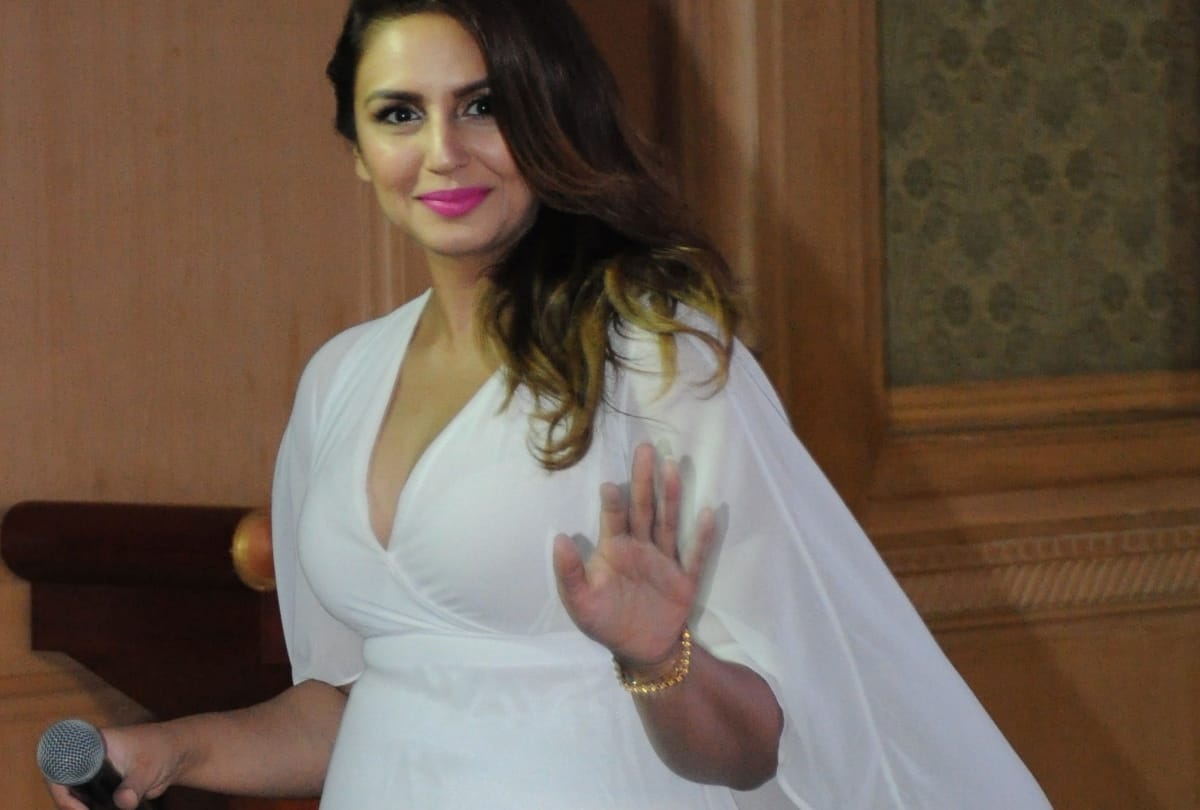 film actress huma qureshi in lucknow