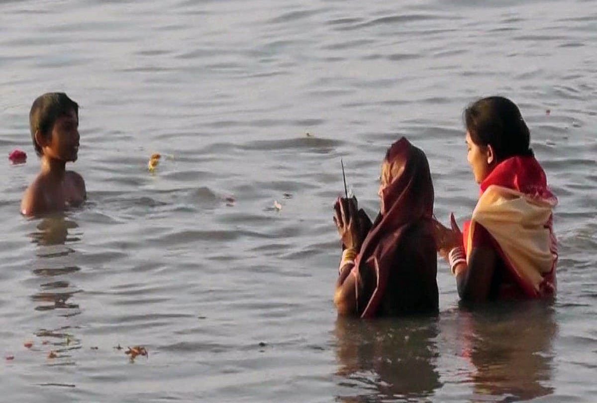 Donate water on Ganga Dashera 