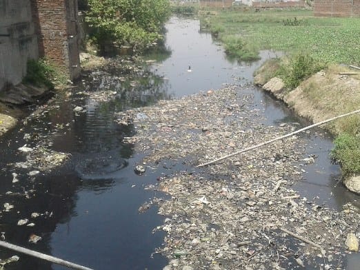 water get polluted by dirt released from Sugar mills