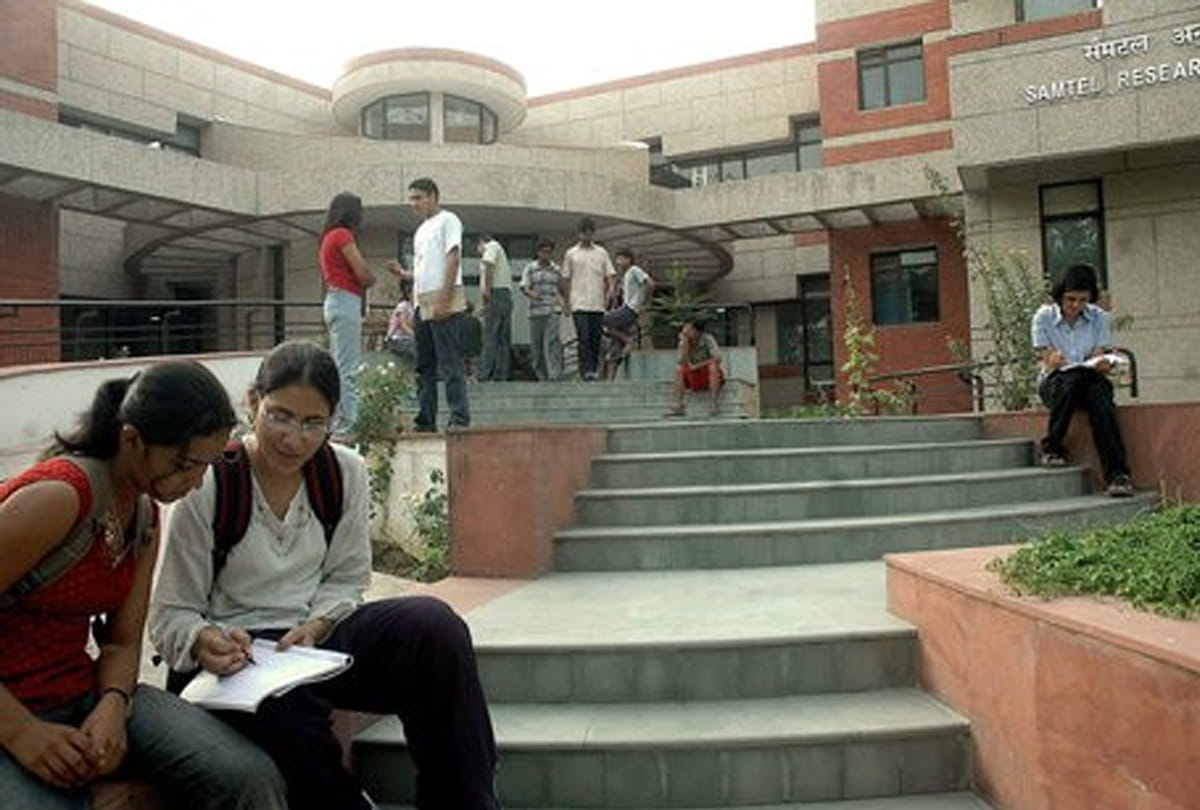 Students of IIT Kanpur, whose family's annual income is up to one lakh, tuition fees will be waived