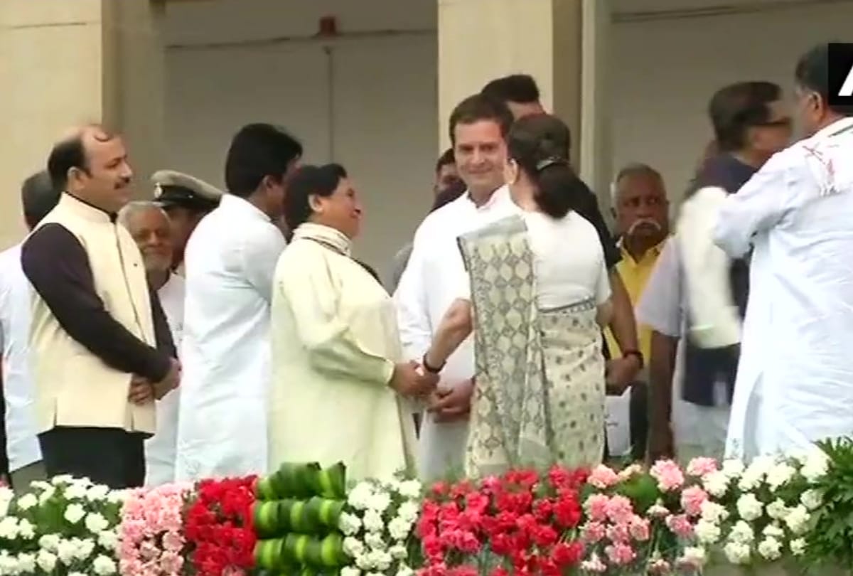 West Bengal CM mamata banerjee was unhappy at kumaraswamy oath ceremony in karnataka