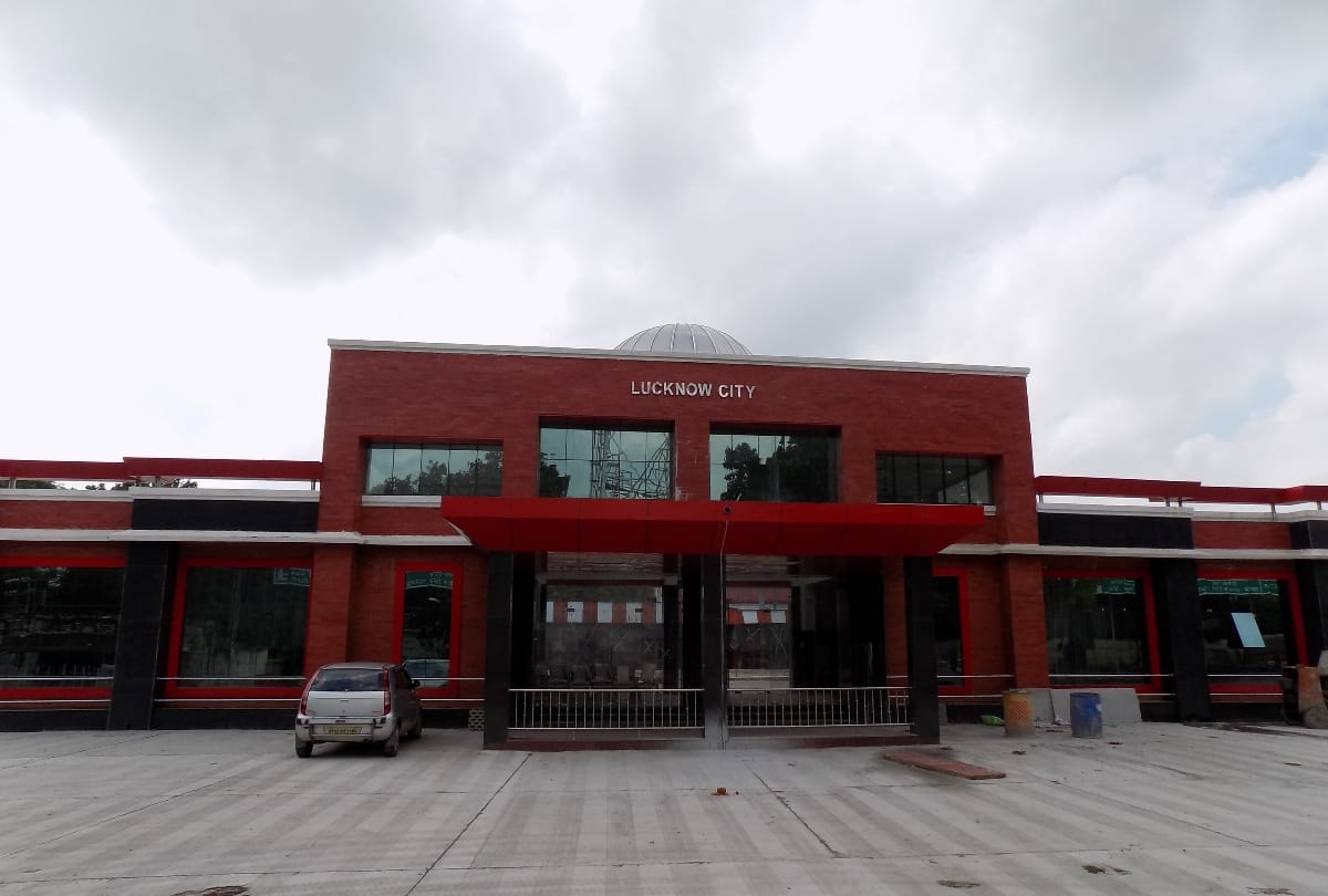 facilities are growing at some stations of Lucknow