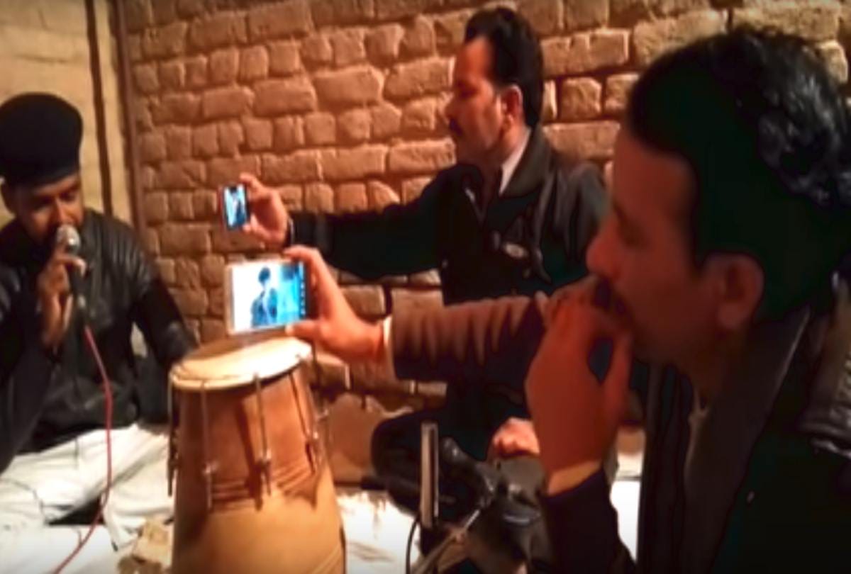Video being viral of a man who can create sound like dholak with their mouth 