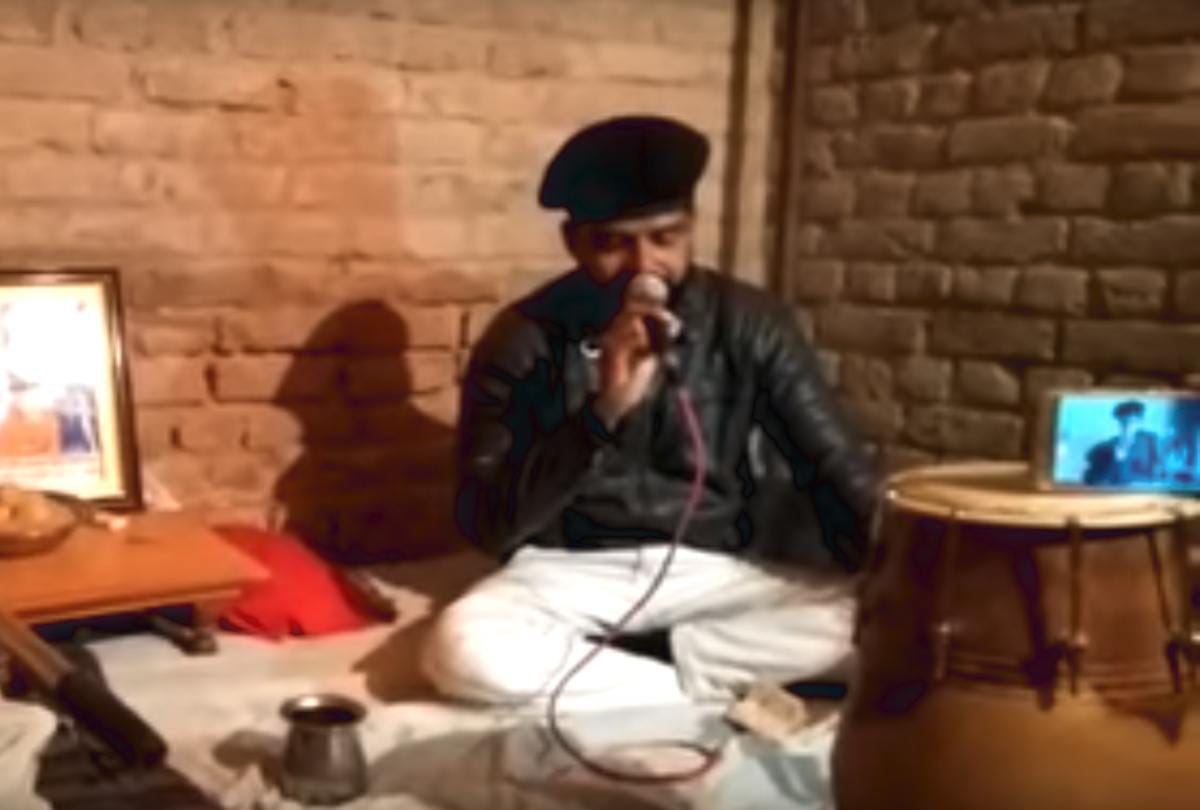 Video being viral of a man who can create sound like dholak with their mouth 