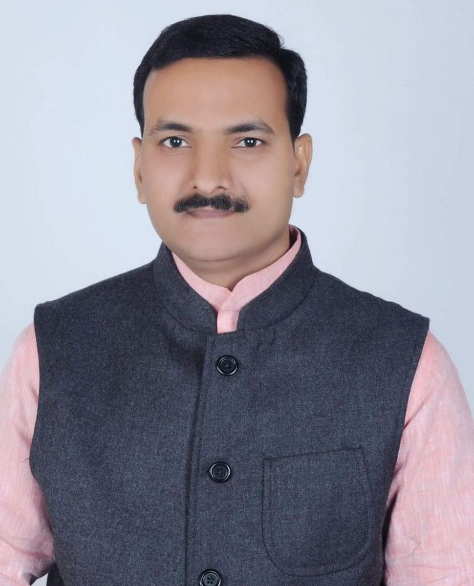 इटवा विधायक से 10 लाख रंगदारी मांगी