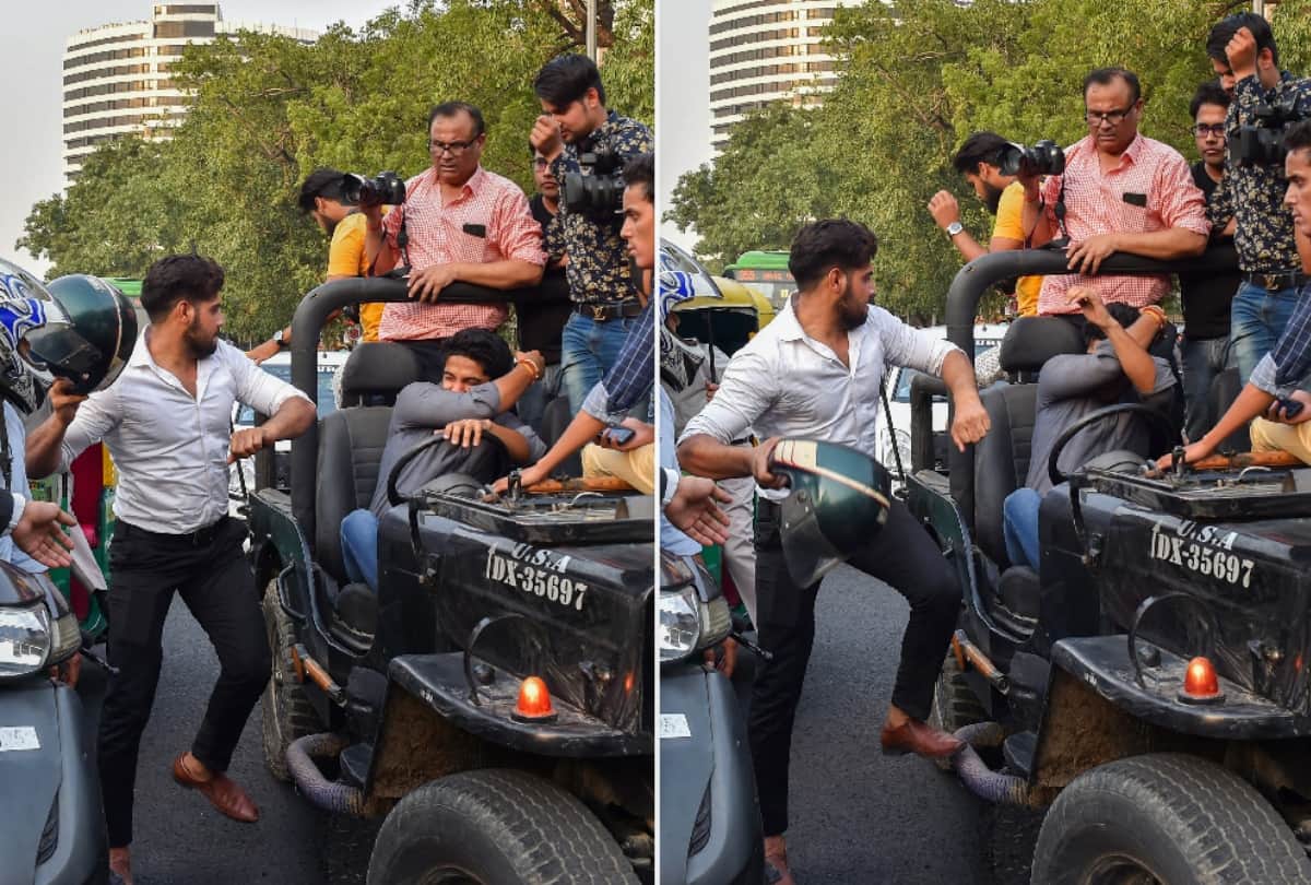 john abraham reach cp for parmanu promotion a biker beat actor jeep driver for hitting delhi ncr