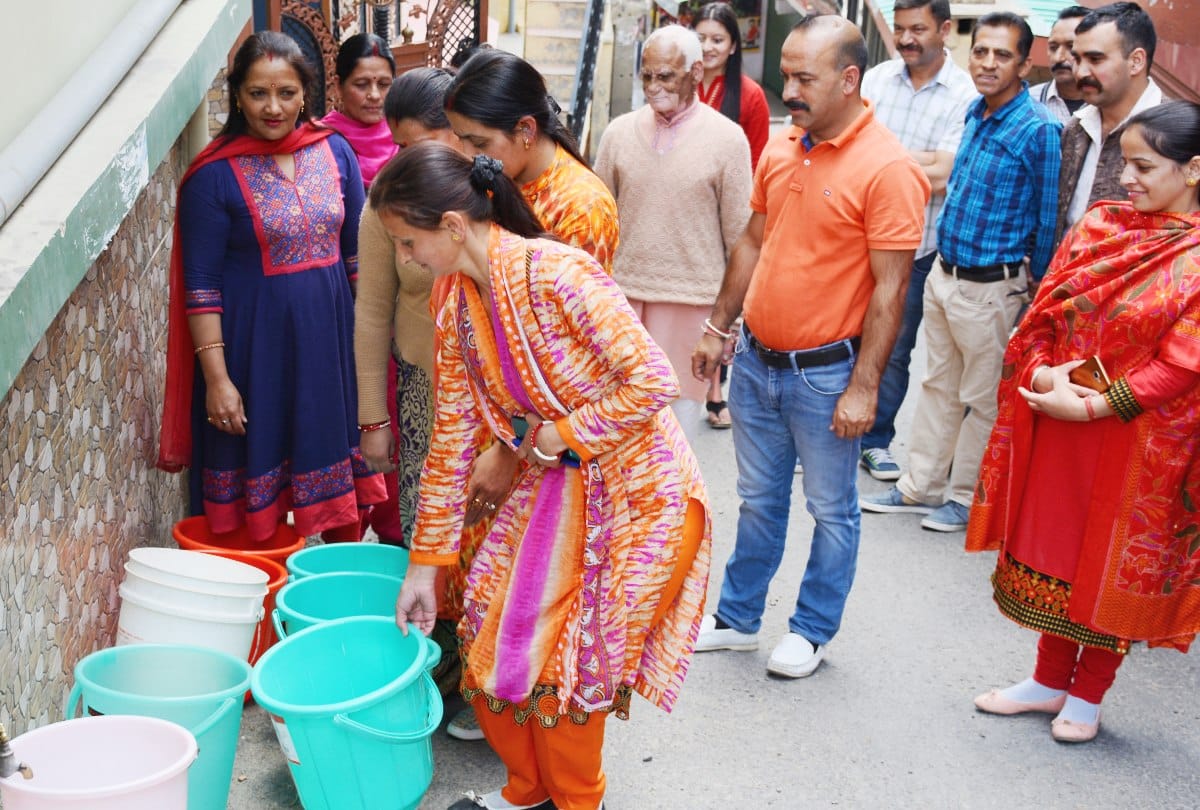 एमसी का शेड्यूल ध्वस्त, हफ्ते में एक दिन मिल रही दो बाल्टी पानी