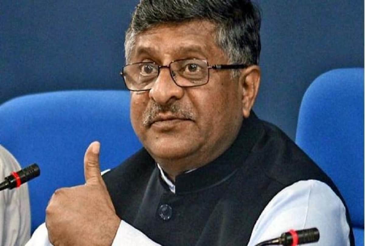 law minister ravi shankar prasad praises anushka sharma for swachh bharat