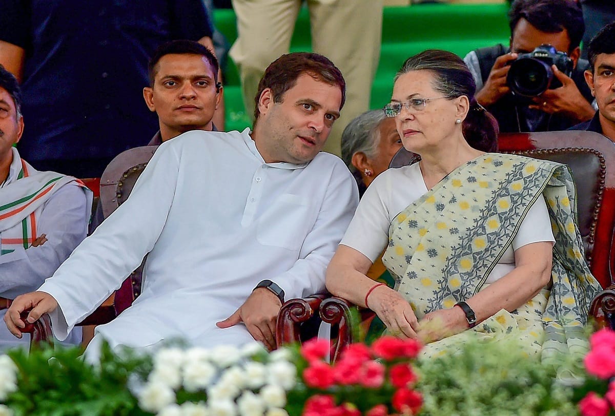 sonia gandhi prepares for 2019 elections in bengaluru