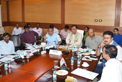 prime minister modi to lay the foundation of industrialisation of uttar pradesh.