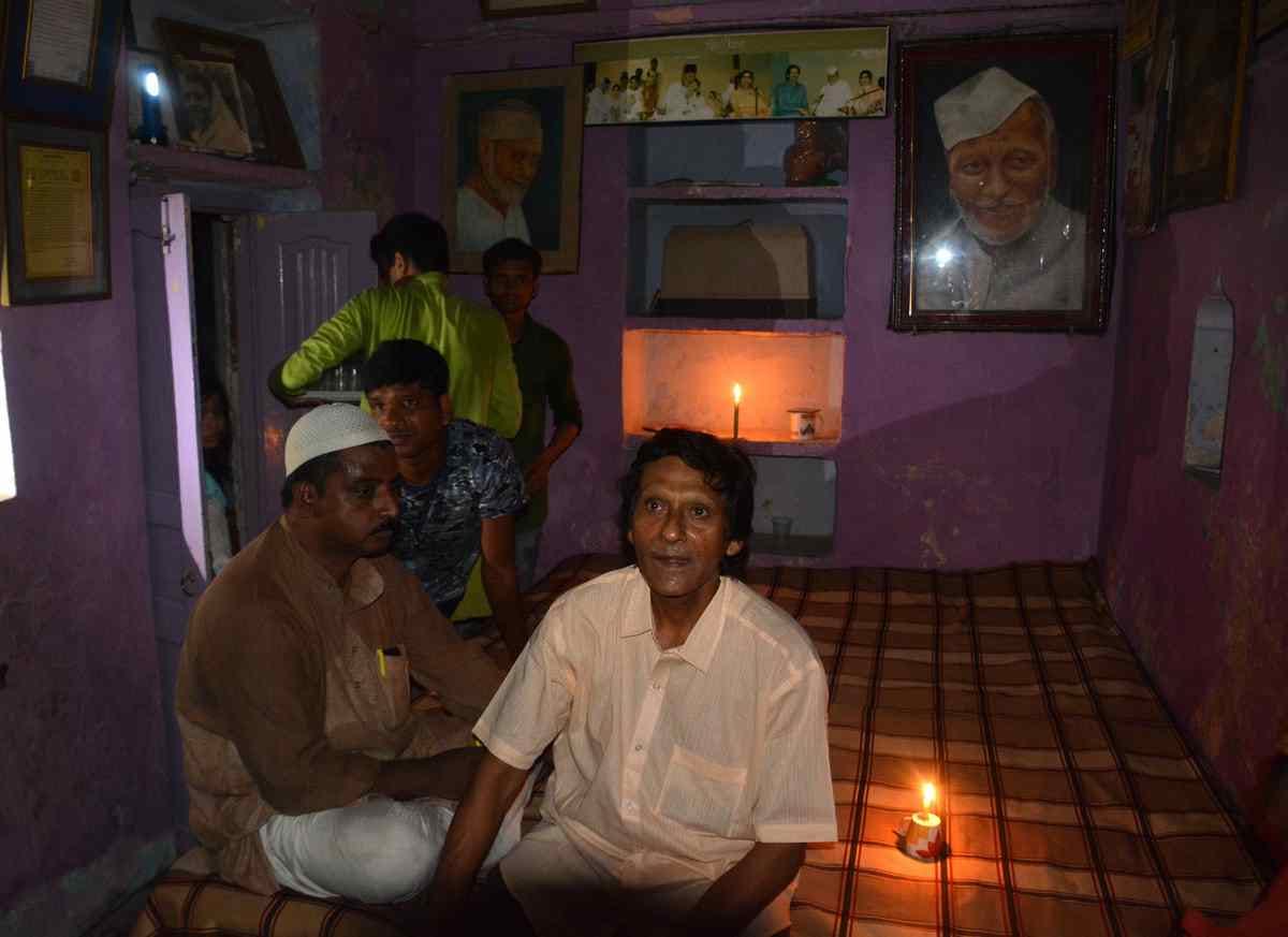 Bharat Ratna Ustad Bismillah Khan is in dark due to power cut