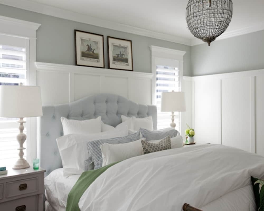 Interesting Reasons why Hotels Use White bed Sheets 