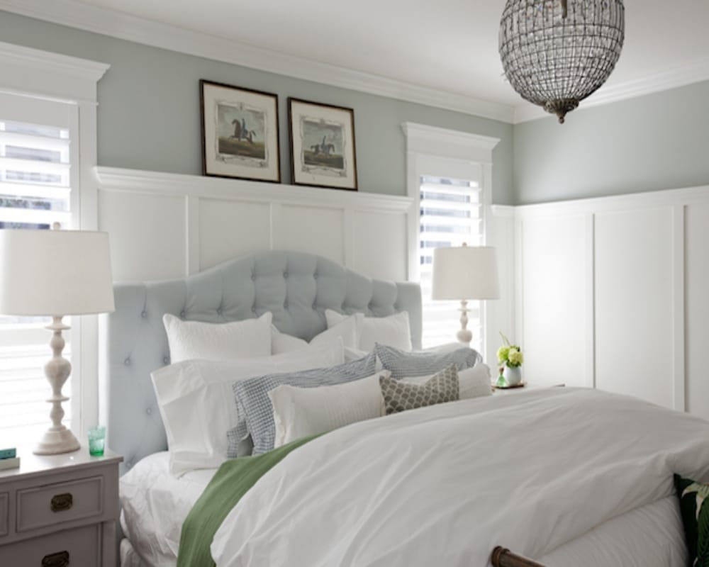 Interesting Reasons why Hotels Use White bed Sheets 