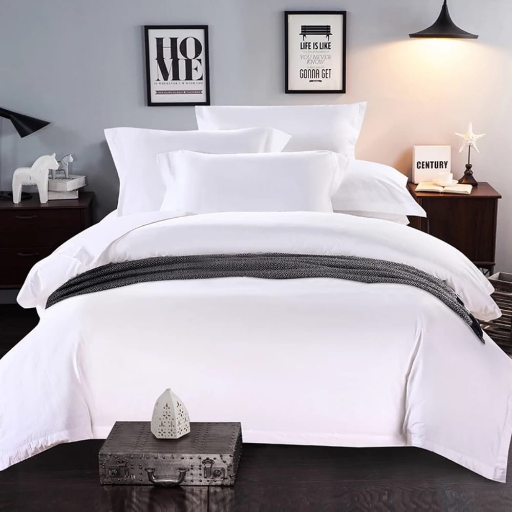 Interesting Reasons why Hotels Use White bed Sheets 