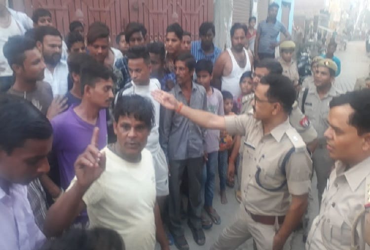 impact of Amar Ujala's news, raid and police caught illegal liquor
