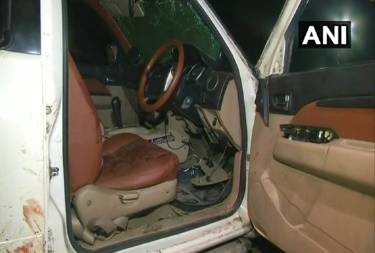 one dead and one injured in a road accident at Delhi 