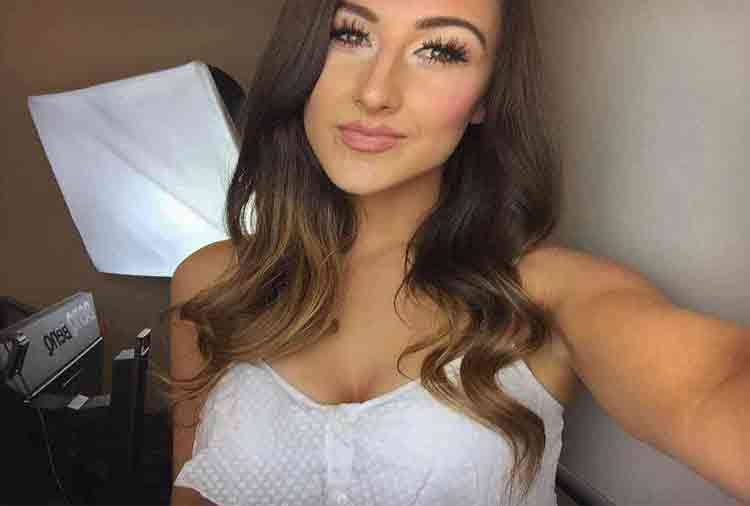 this girl earns 8 lakh rupees in one hour by online games people follow her
