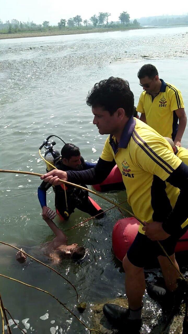 sdrf recover two boys dead body from yamuna