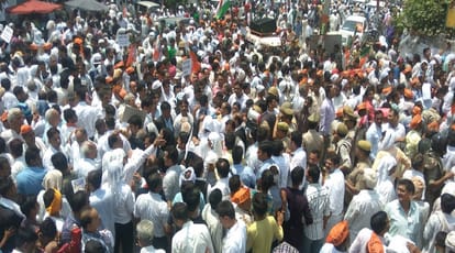 West UP advocates arrive in CM Yogi's public meeting