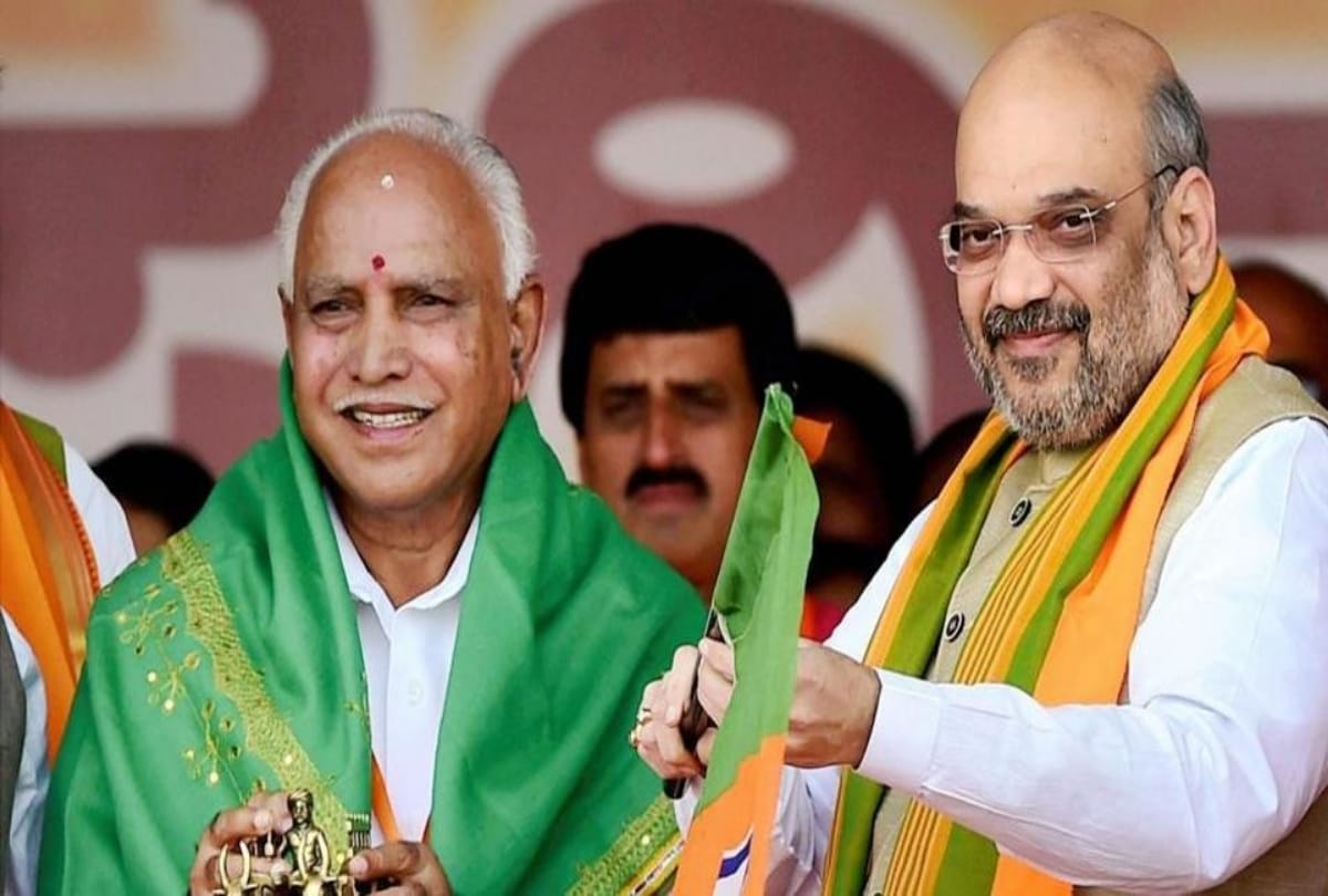 amit shah suggest to yeddyurappa  deal with flood situation before cabinet expansion
