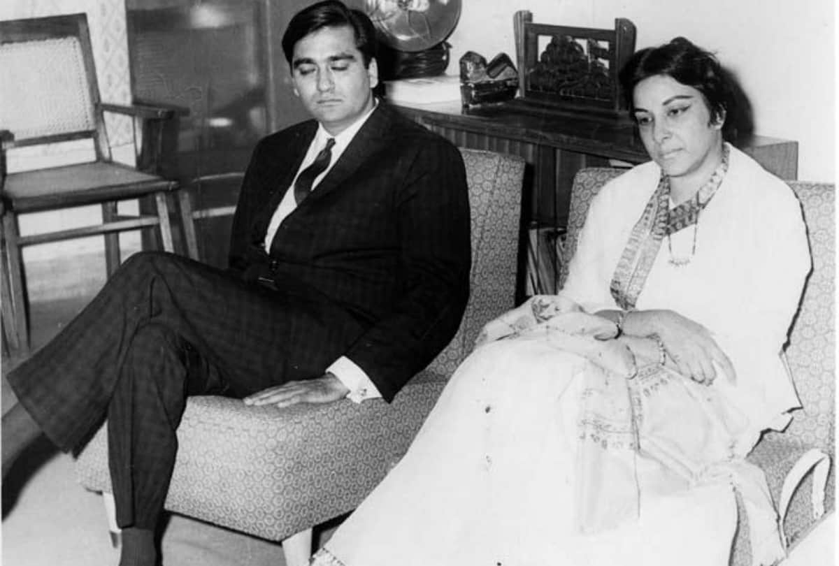 nargis dutt  daughter namrata revealed that her mother could not control her tears after seeing her in mirror after cancer sunil dutt take care of her