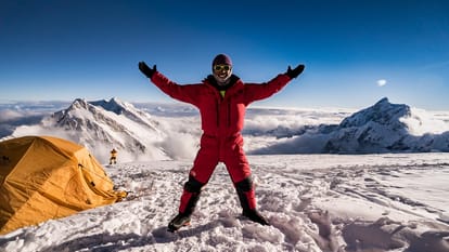 24 year old Arjun Vajpai climbs world's third highest peak Kanchenjunga