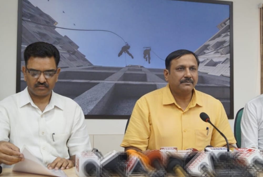 Anand Kumar becomes DG and Asim Arun ADG in UP Police
